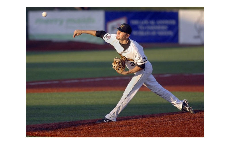 2012: CornBelters vs. Riverhawks